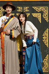 唐先生&何女士
