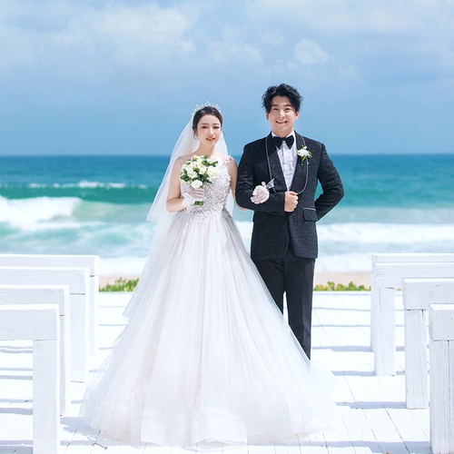 王先生&邹女士