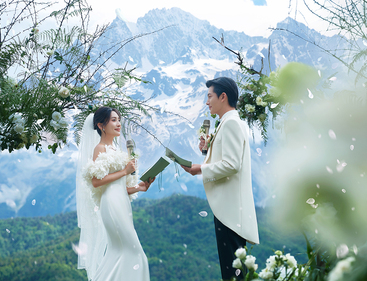 我的雪山婚禮真的好美！