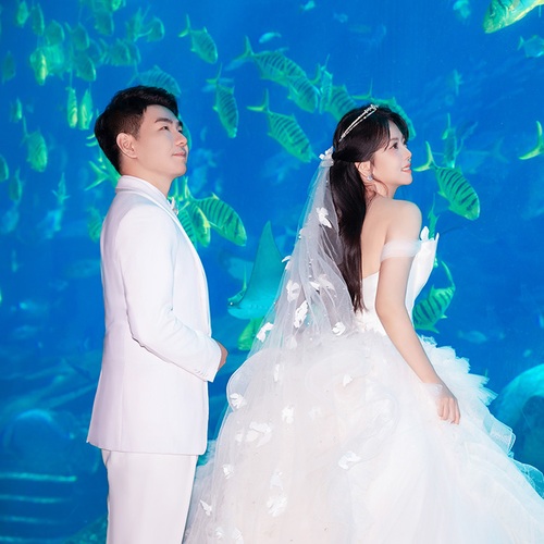 李先生&易女士